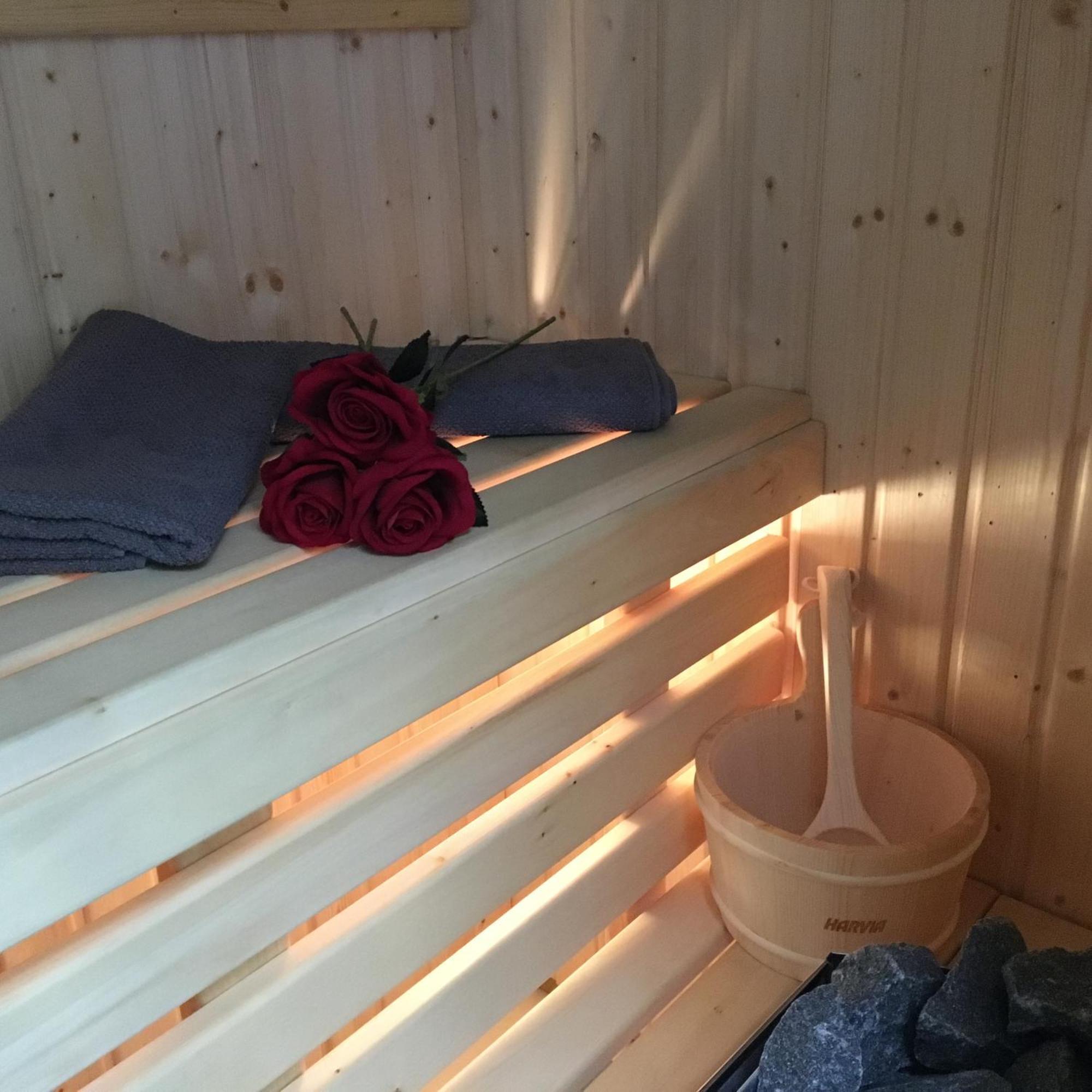 Family & Business Sauna Apartments Plac Wolnosci Centrum Downtow, - Piekny Apartament - 5 Bedroom With Private Sauna, Bath With Hydromassage, Parking, Catering Options Kielce Esterno foto