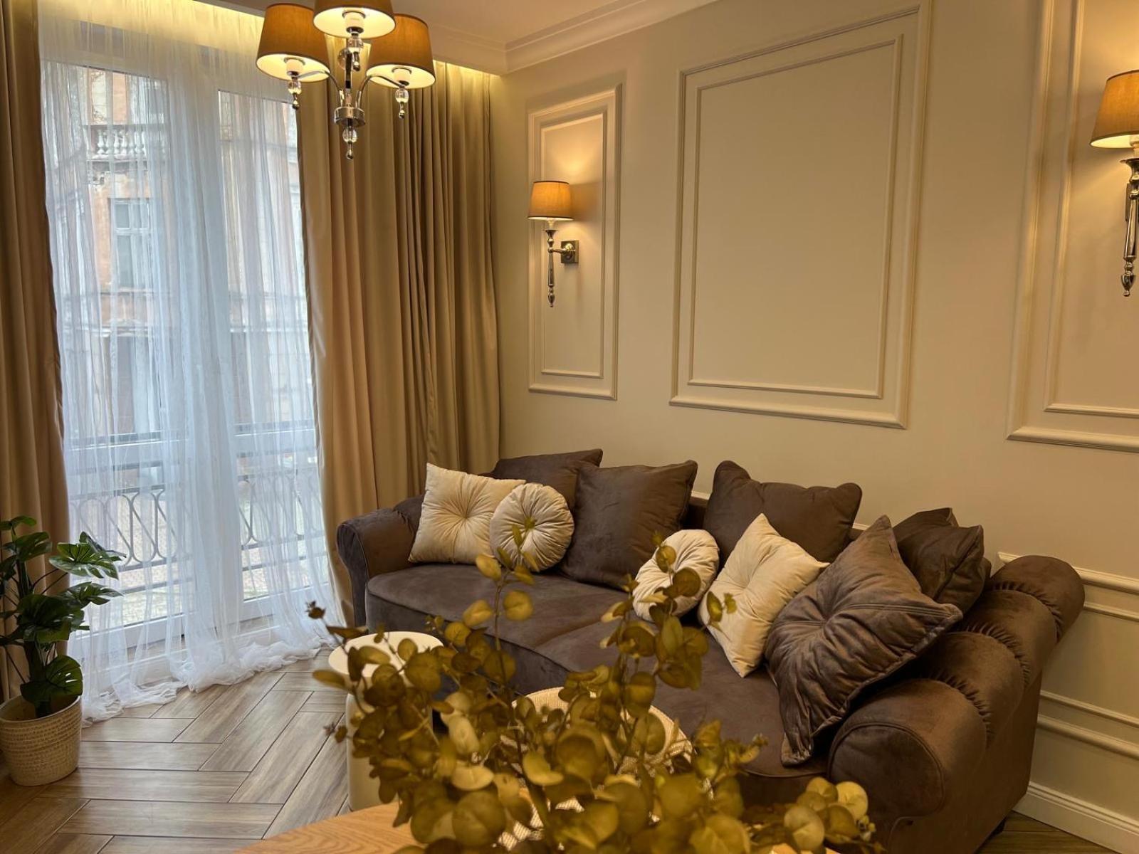 Family & Business Sauna Apartments Plac Wolnosci Centrum Downtow, - Piekny Apartament - 5 Bedroom With Private Sauna, Bath With Hydromassage, Parking, Catering Options Kielce Esterno foto