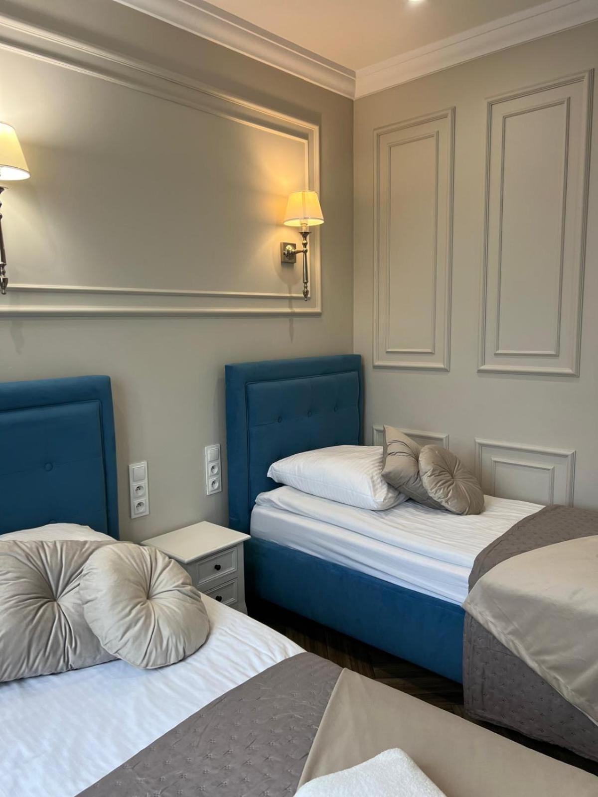 Family & Business Sauna Apartments Plac Wolnosci Centrum Downtow, - Piekny Apartament - 5 Bedroom With Private Sauna, Bath With Hydromassage, Parking, Catering Options Kielce Esterno foto