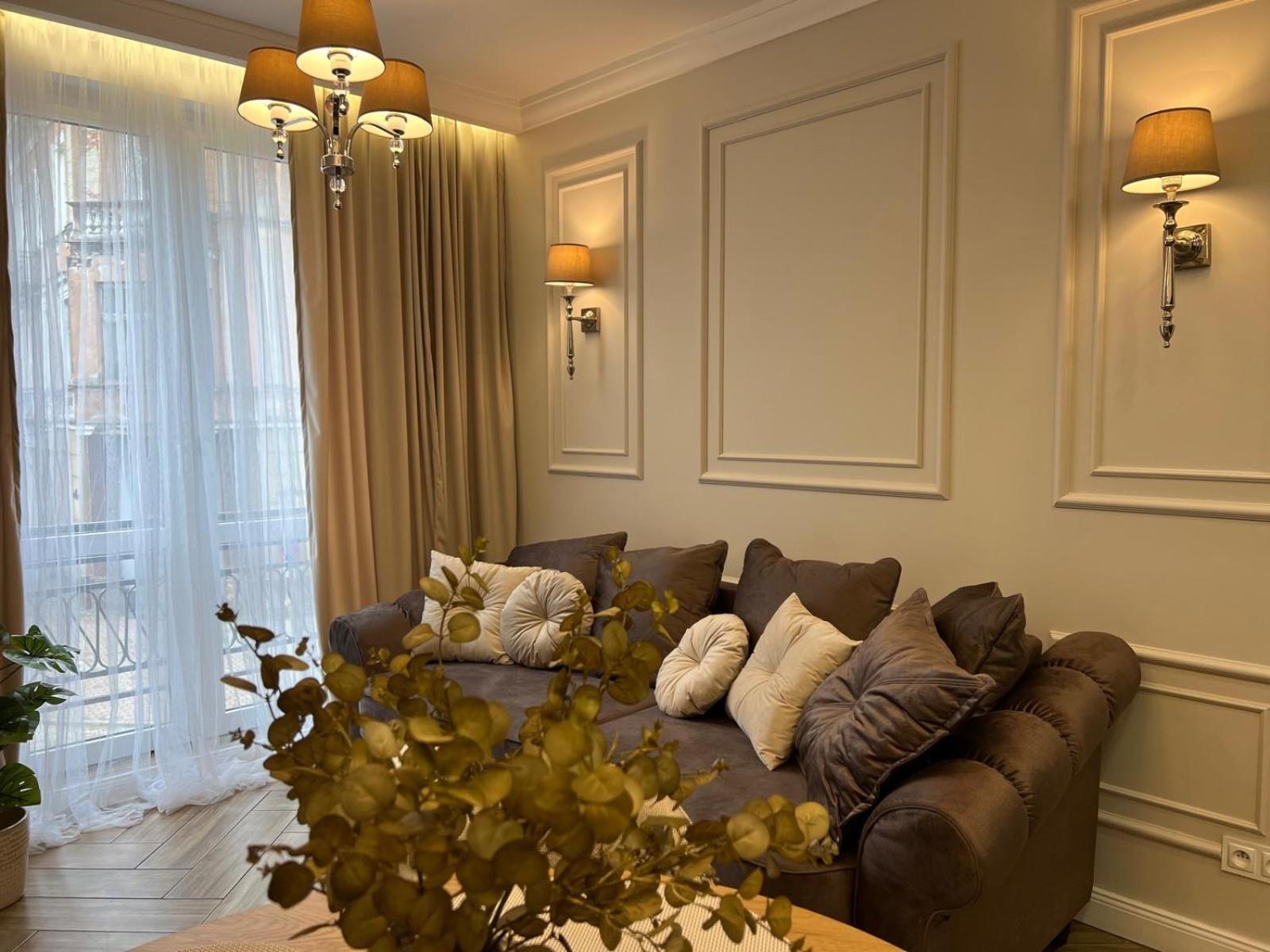 Family & Business Sauna Apartments Plac Wolnosci Centrum Downtow, - Piekny Apartament - 5 Bedroom With Private Sauna, Bath With Hydromassage, Parking, Catering Options Kielce Esterno foto