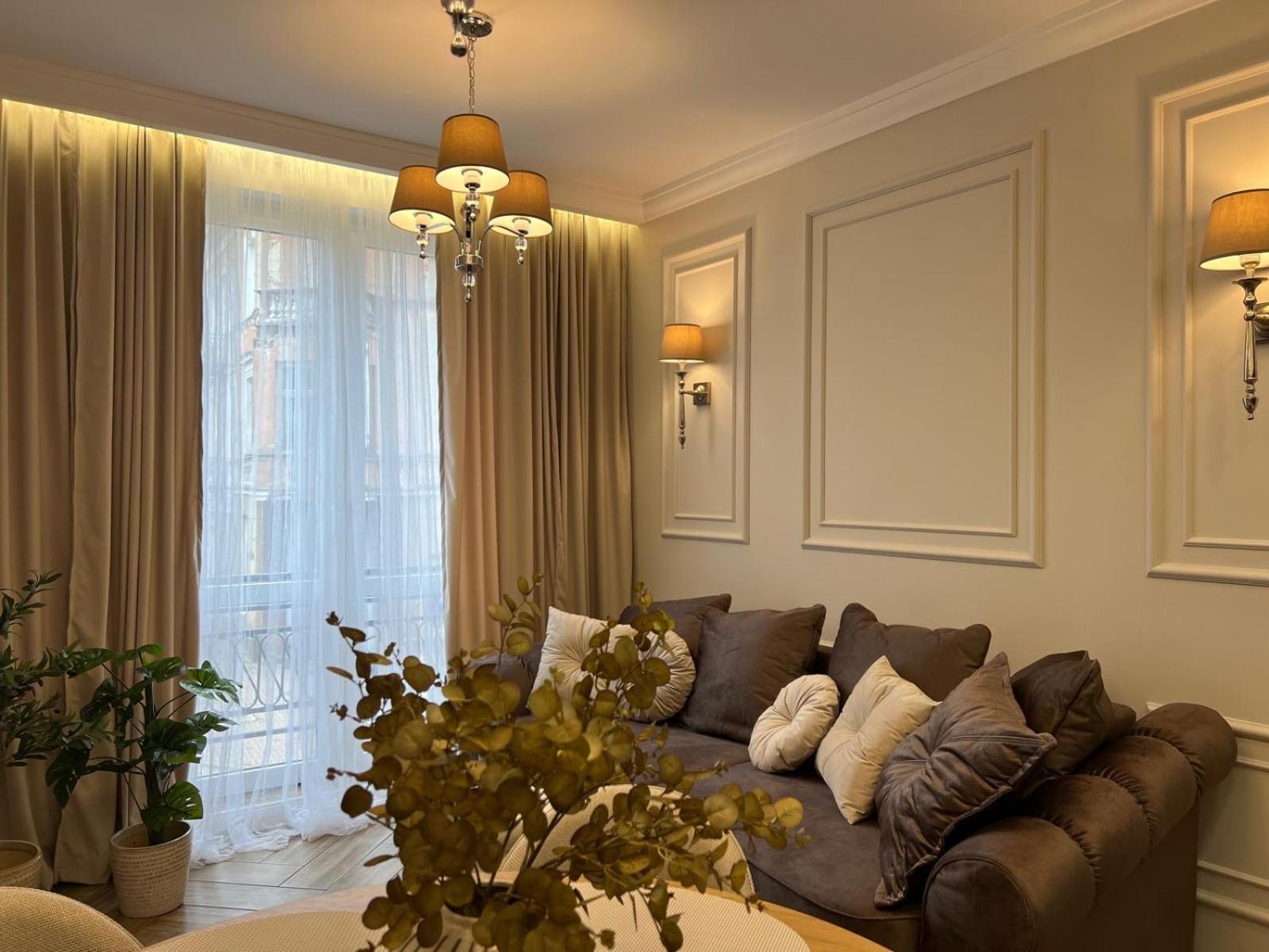 Family & Business Sauna Apartments Plac Wolnosci Centrum Downtow, - Piekny Apartament - 5 Bedroom With Private Sauna, Bath With Hydromassage, Parking, Catering Options Kielce Esterno foto