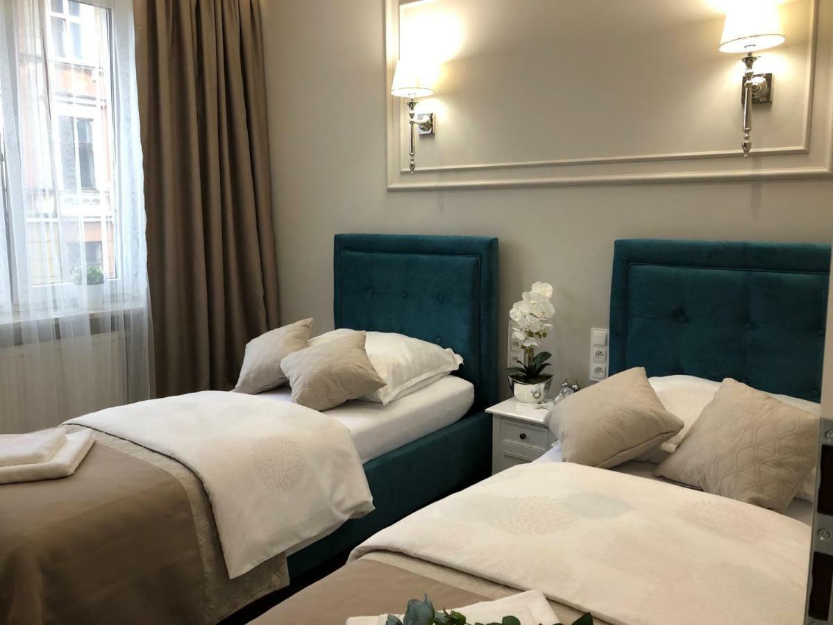 Family & Business Sauna Apartments Plac Wolnosci Centrum Downtow, - Piekny Apartament - 5 Bedroom With Private Sauna, Bath With Hydromassage, Parking, Catering Options Kielce Esterno foto